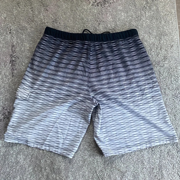 Speedo Men's Black White Ombre Print Swim Trunks Board Shorts Sz 38 - Picture 5 of 5